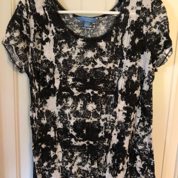Simply Vera Vera Wang Tops - Black and White Pattern Tee